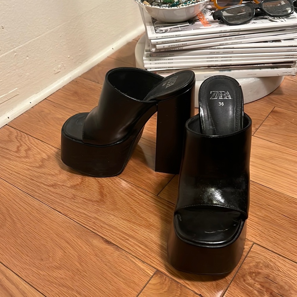 Zara Black Platforms size 36 (6)